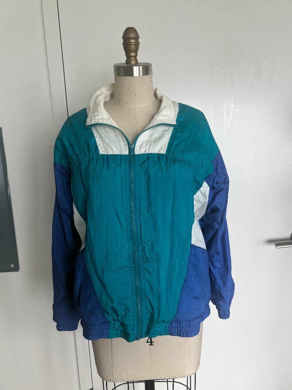 Vintage 90s Bill Blass Color Block Windbreaker Jacket Teal Blue White Petite